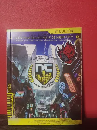 Cyberpunk 2077 PS4 + Mini Guía Night City y Postal