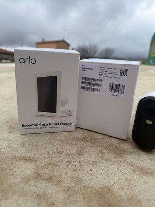 Cámara Arlo Exterior con Panel Solar