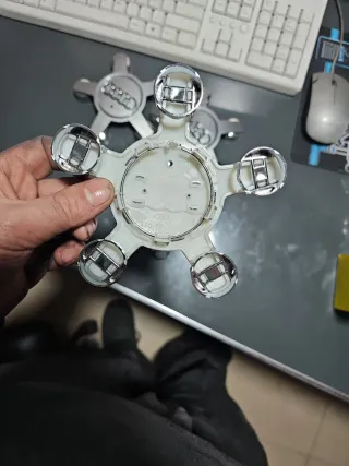 Tapacubos Audi 4FN601165 no son originales