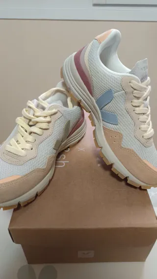 Veja Zapatillas Deportivas Beige y Rosa