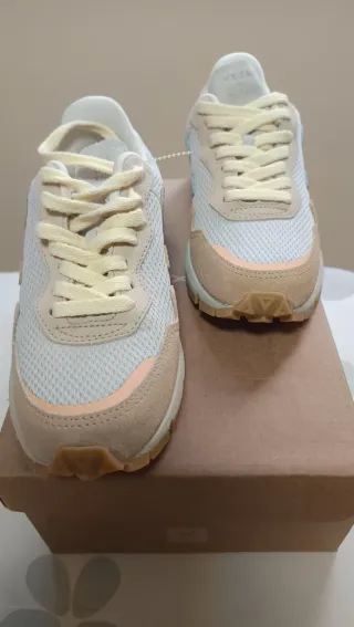 Veja Zapatillas Deportivas Beige y Rosa