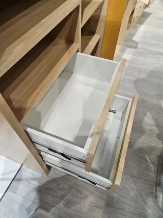 Mostrador de tienda color natural