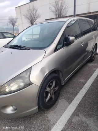 Mitsubishi Grandis 2006