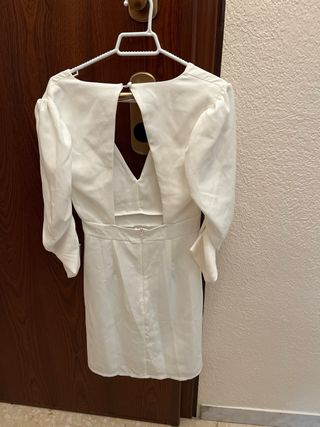 Vestido corto blanco escote pico