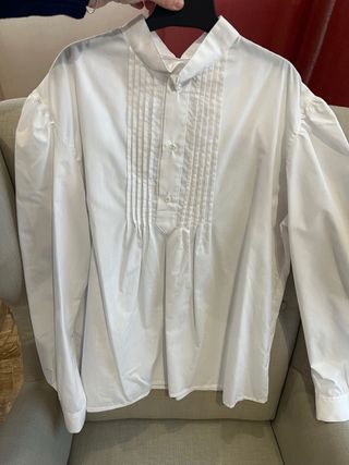 Traje saragüell/fallero tonos grises y blancos.