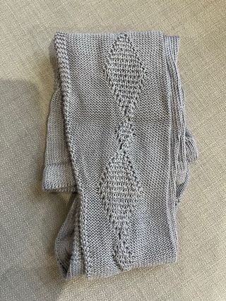 Traje saragüell/fallero tonos grises y blancos.