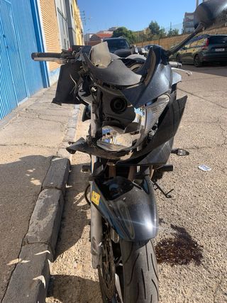 Suzuki GSF 650 Bandit para reparar