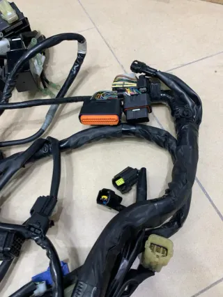 INSTALACION ELECTRICA YAMAHA R1