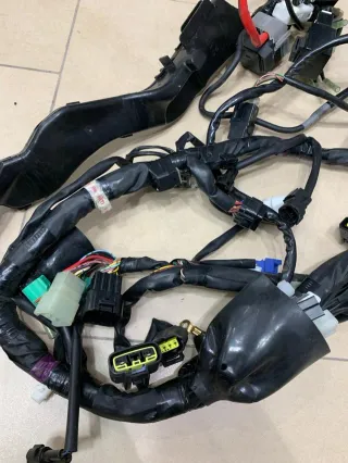 INSTALACION ELECTRICA YAMAHA R1