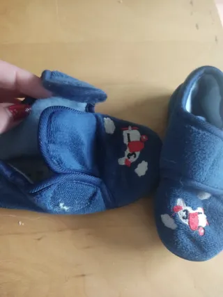 Zapatillas niño talla 24