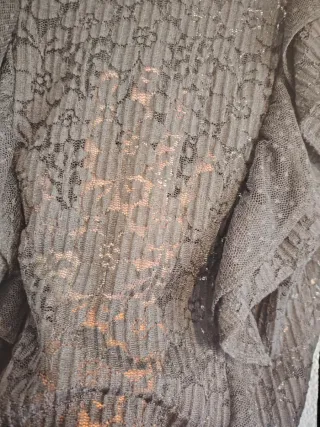 Blusa negra encaje volantes