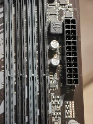 Placa Base Gigabyte Z390 UD