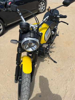 Ducati Scrambler Icon Amarilla 2020/2021