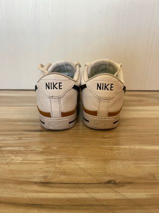 Zapatillas Nike blancas y marrones T39