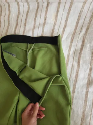 Pantalones elásticos verdes