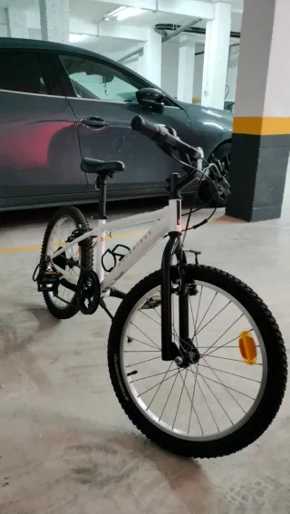 Bicicleta infantil blanca Rokraider 20'