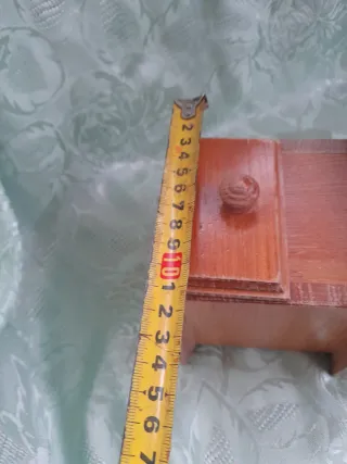 Antico macinino caffè legno e metallo