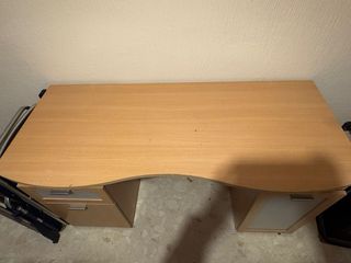 Mesa de estudio madera y cristal