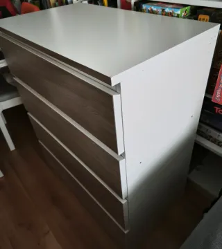 Cómoda Malm 4 cajones Ikea