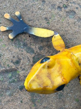 Lagartija decorativa de metal