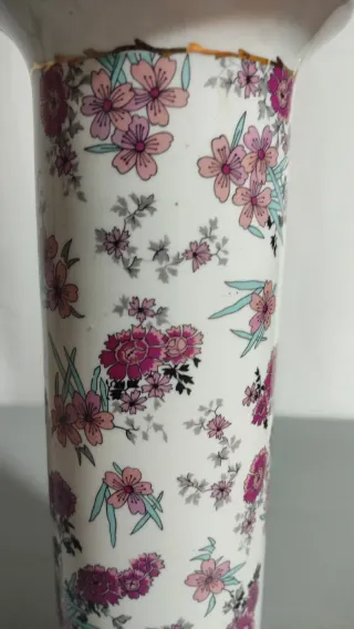 Jarrón antiguo floral