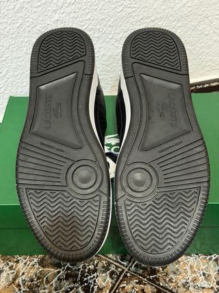 Zapatillas Lacoste Negras y Blancas