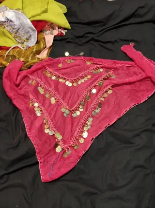 Ropa de baile oriental dorada