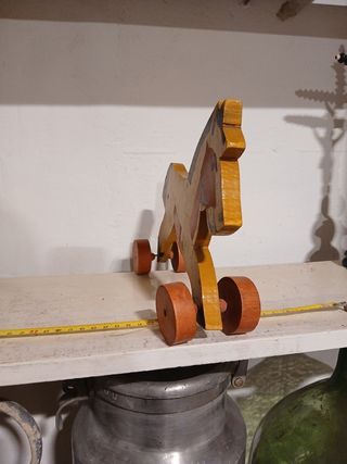 Caballo de madera antiguo para arrastre juguete