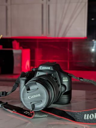 Canon EOS 4000D + Objetivo 18-55mm