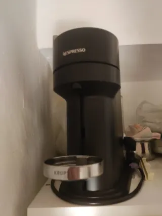 Cafetera Nespresso Krups Vertuo Next Negra