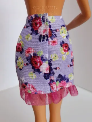 gonna Barbie con rose e volant 2024