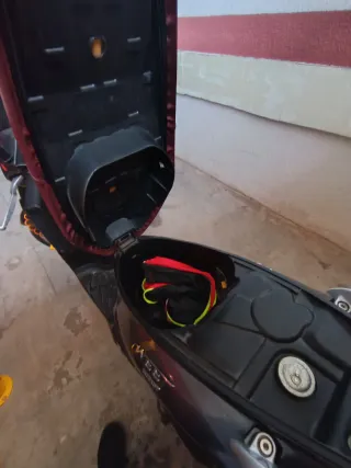 Peugeot Tweet 125cc Scooter 2017