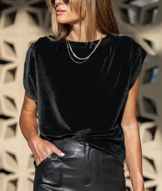 Camiseta Terciopelo Negra Manga Corta