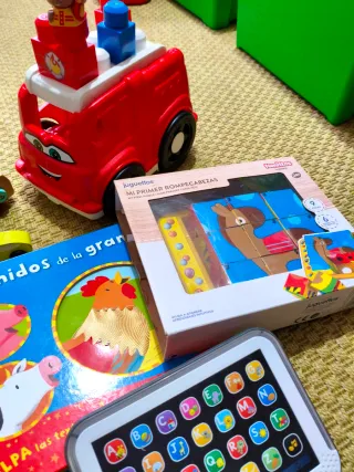 Lote Juguetes Infantiles: Camión, Tablet, Libros
