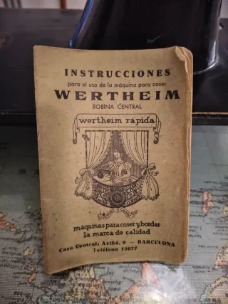 Máquina de coser WERTHEIM antigua