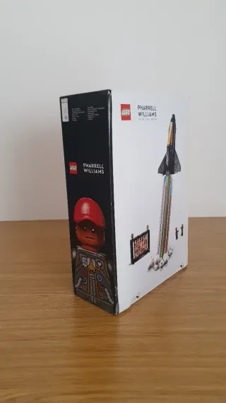 LEGO 10391 Pharrell Williams Over The Moon NUOVO