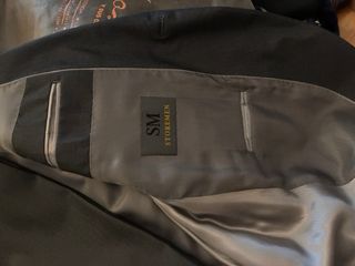 Traje gris oscuro de la marca storemen