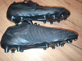 Botas de fútbol Nike Phantom unisex
