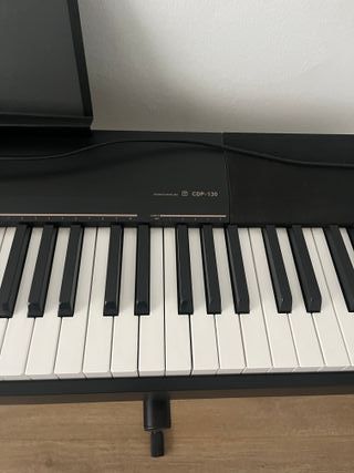 Teclado Casio CDP-130 con soporte