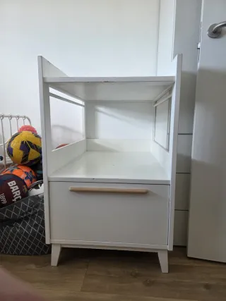 Cambiador de bebes blanco con cajón y balda