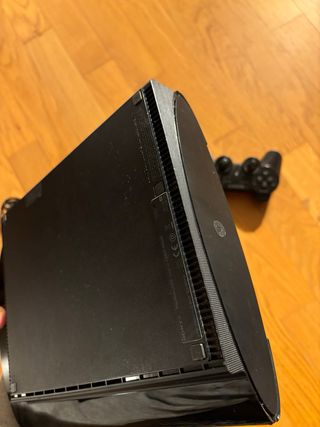 PlayStation 3 modello Ultra Slim + giochi