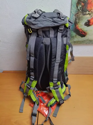 Mochila 50L Senderismo y Aventura