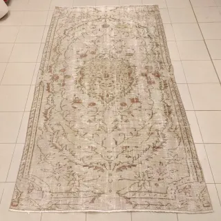 Tappeto vintage turco 239x143 cm