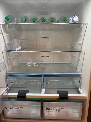 Nevera Bosch Acero Inoxidable tiene menos de 1año