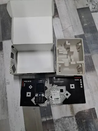 Teléfono Móvil Toshiba TS705