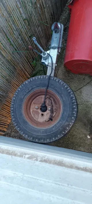 Remolque cerrado con tapa