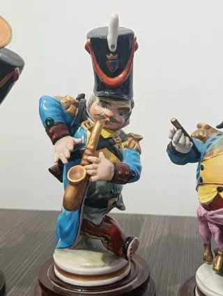 4 Figuras Músicos PAESA Soldados