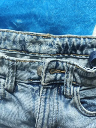 Pantalones vaqueros desgastados para niño