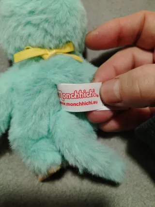 Monchichi verde con babero Colors