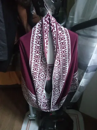 Sciarpa con fantasia geometrica